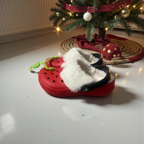 CROCS Other - Crocs Kids Classic Lined Santa Clog K Red White Fuzzy Winter Size 12 Toddler